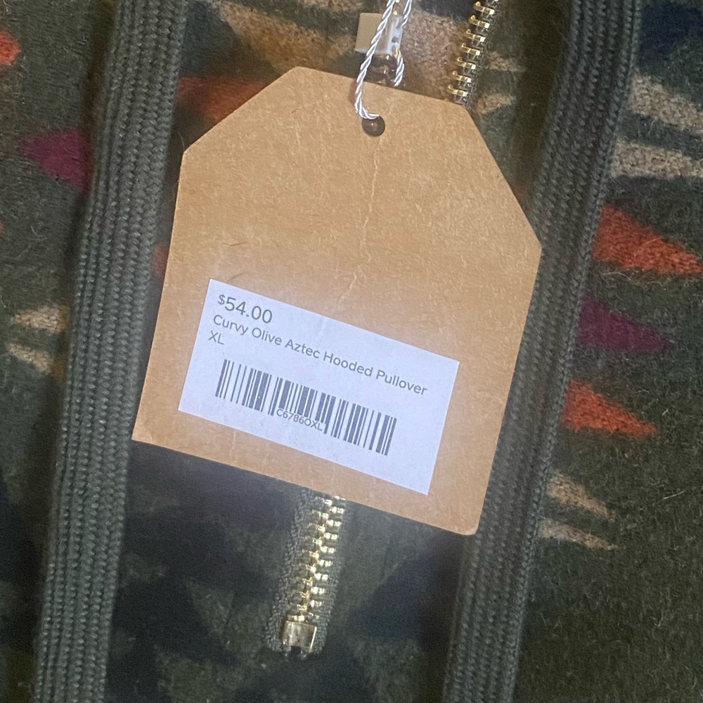 NWT Aztec hooded pullover - Picture 2 of 4